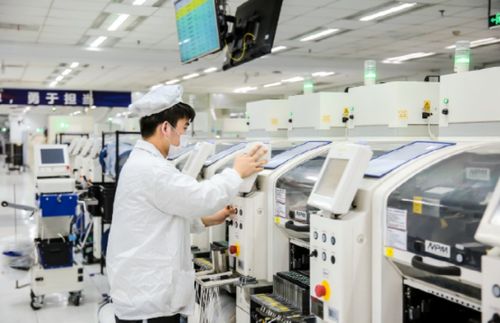 从“指尖代码”到“车间轰鸣” 走访合肥制造工厂，探寻00后技工选择背后的时代逻辑